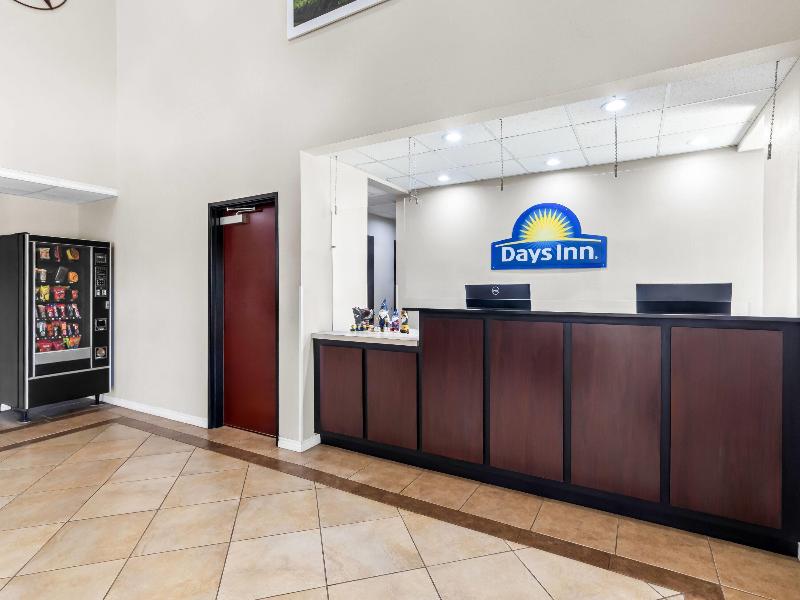 Days Inn By Wyndham Rockdale Texas image