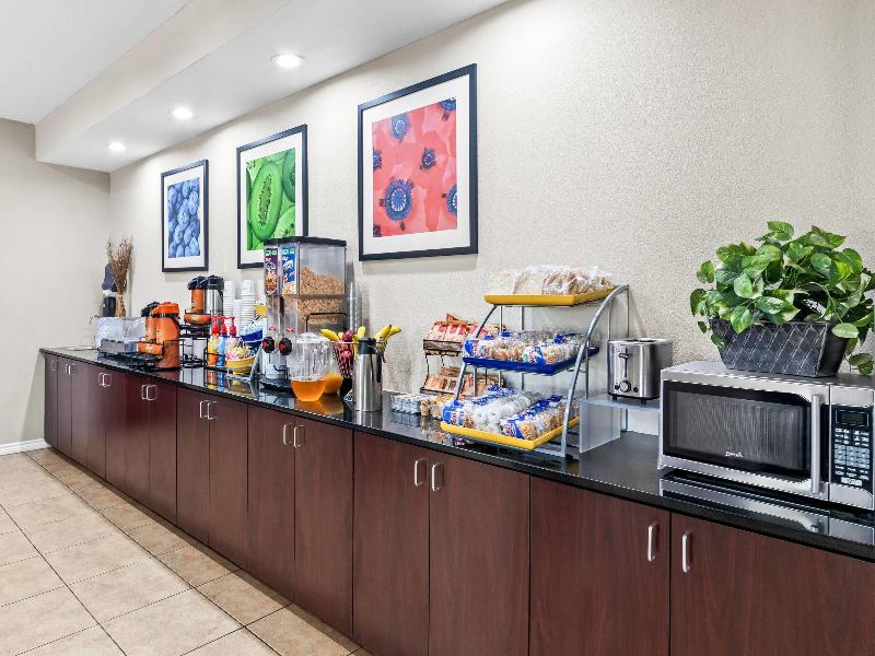 Days Inn By Wyndham Rockdale Texas image