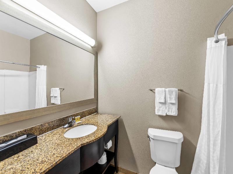Days Inn By Wyndham Rockdale Texas image