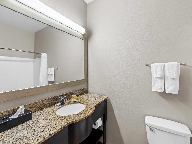 Days Inn By Wyndham Rockdale Texas image