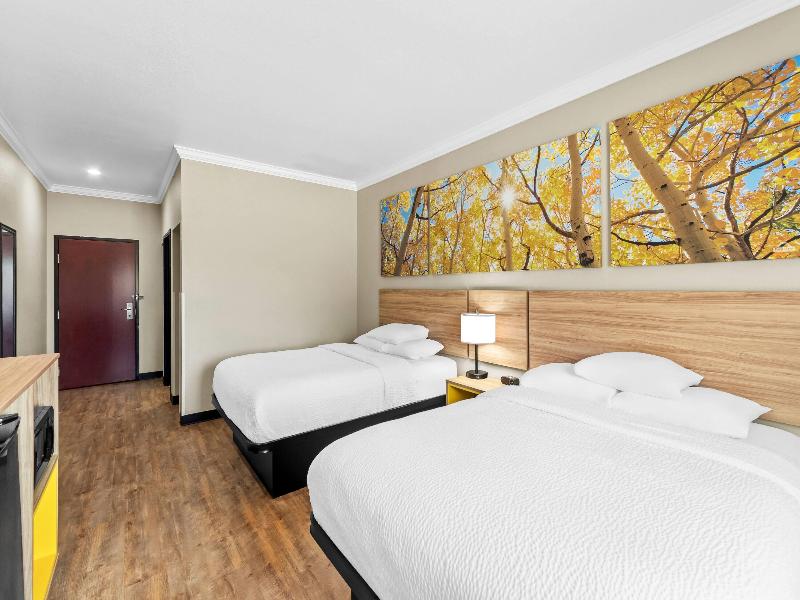 Days Inn By Wyndham Rockdale Texas image