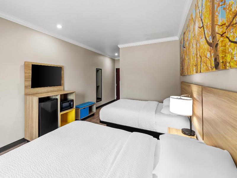 Days Inn By Wyndham Rockdale Texas image