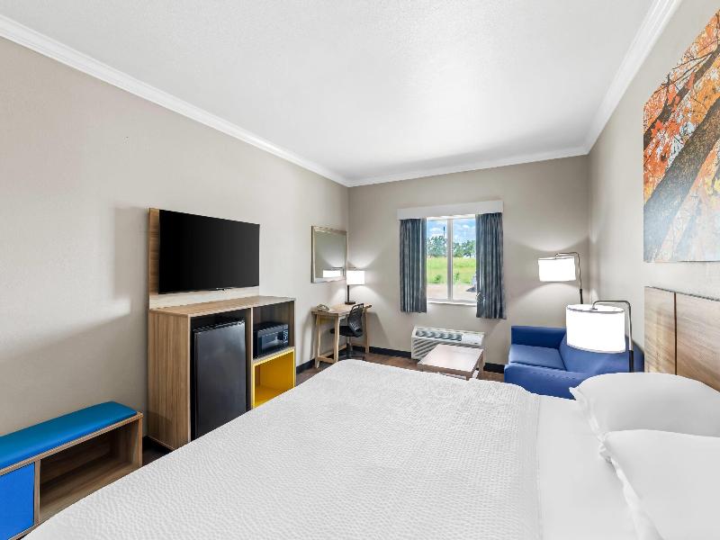 Days Inn By Wyndham Rockdale Texas image