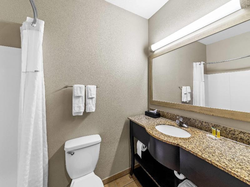 Days Inn By Wyndham Rockdale Texas image