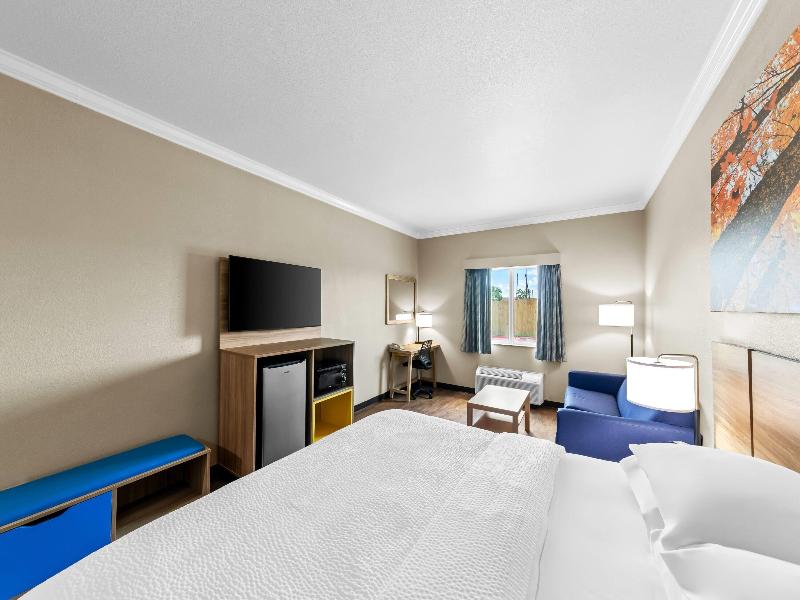 Days Inn By Wyndham Rockdale Texas image
