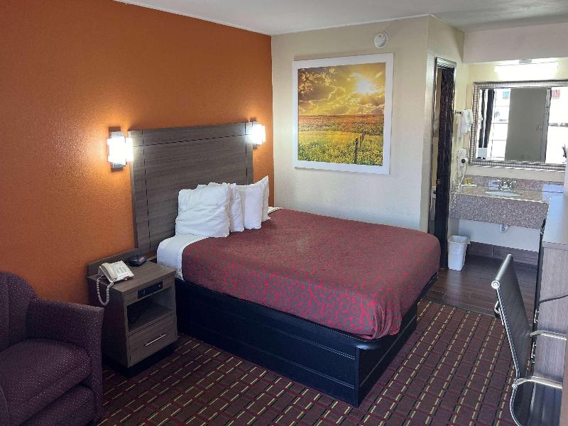 Days Inn By Wyndham El Reno image