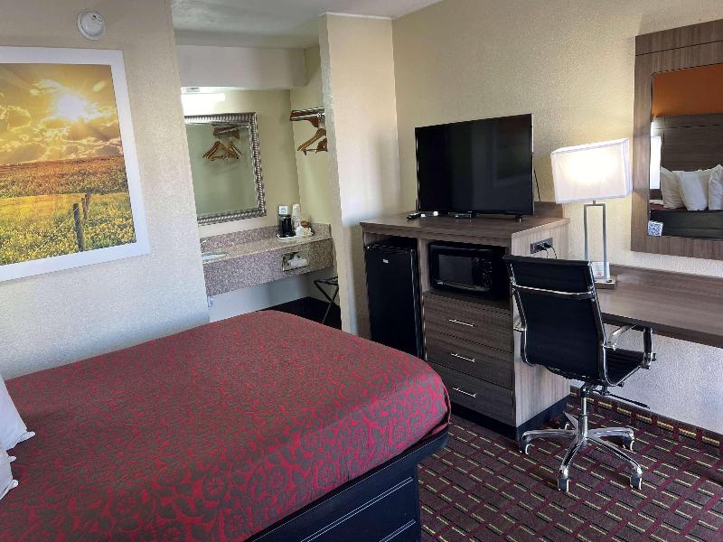 Days Inn By Wyndham El Reno image