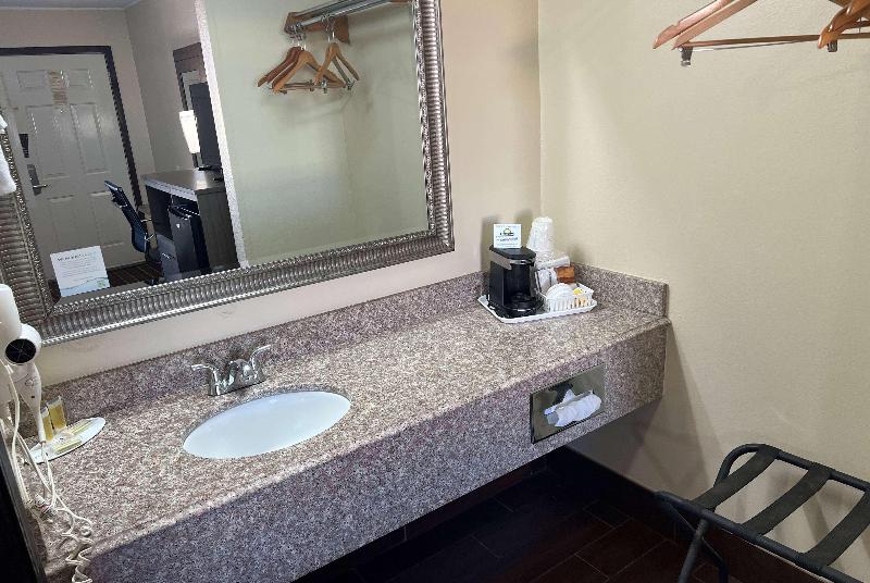 Days Inn By Wyndham El Reno image