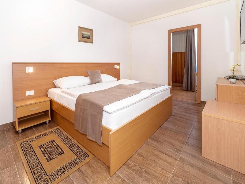 Omorika Hotel Punat image