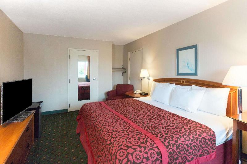 Days Inn by Wyndham Richmond image
