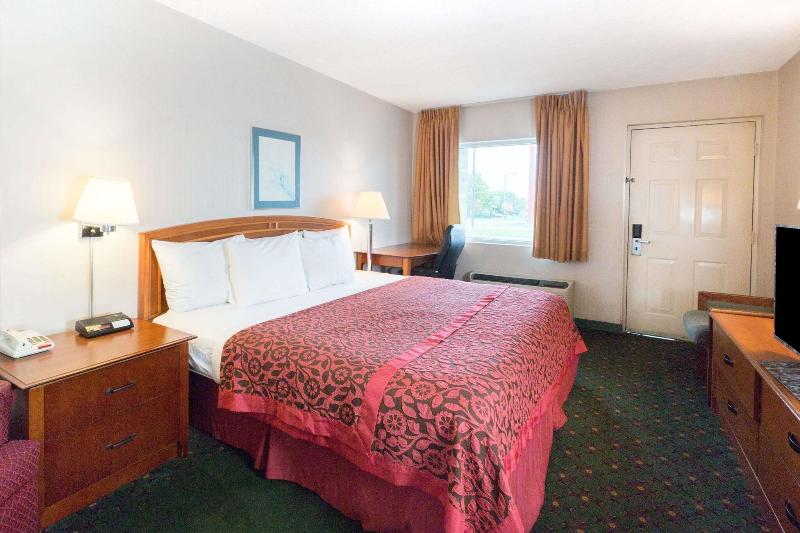Days Inn by Wyndham Richmond image