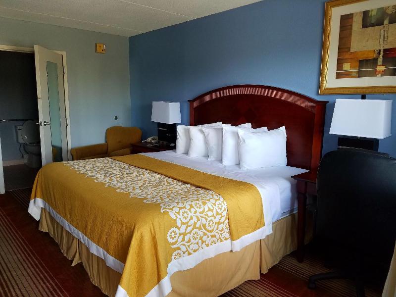 Days Inn by Wyndham Richmond image