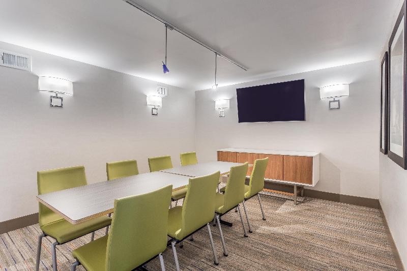 Holiday Inn Express Ramsey-Mahwah image