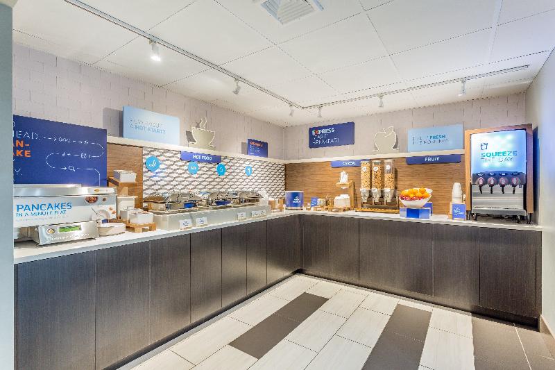 Holiday Inn Express Ramsey-Mahwah image