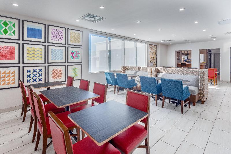 Holiday Inn Express Ramsey-Mahwah image
