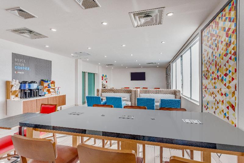 Holiday Inn Express Ramsey-Mahwah image
