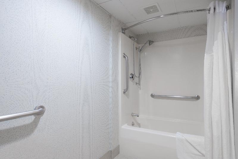 Holiday Inn Express Ramsey-Mahwah image