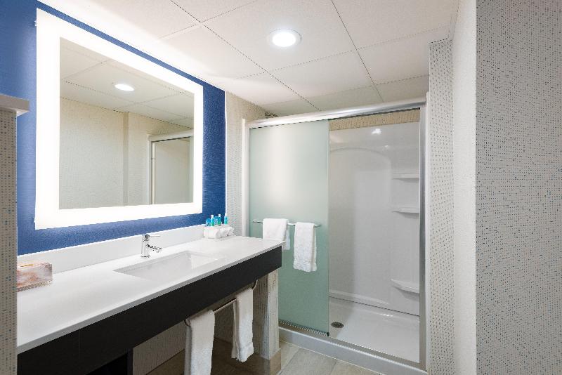 Holiday Inn Express Ramsey-Mahwah image
