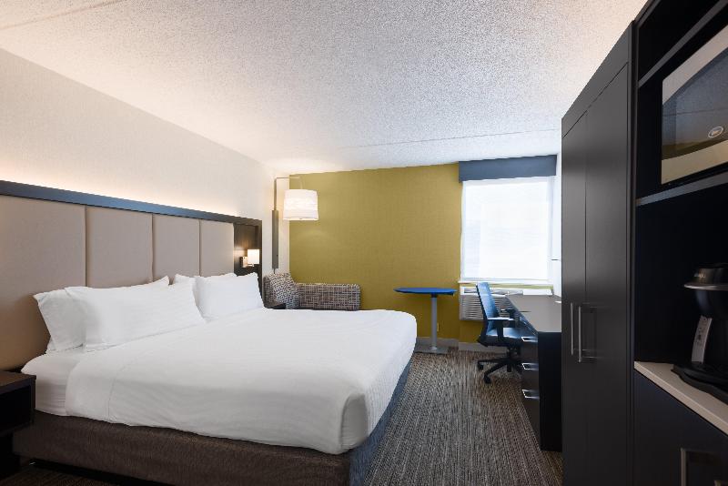 Holiday Inn Express Ramsey-Mahwah image