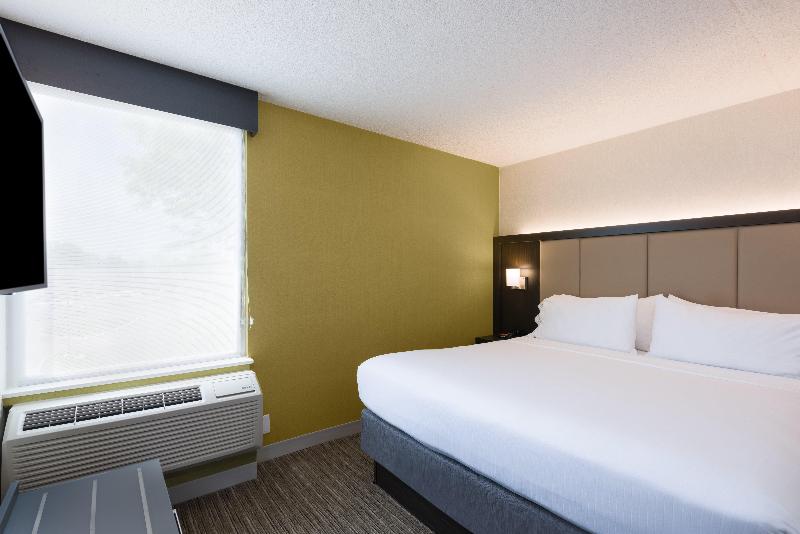 Holiday Inn Express Ramsey-Mahwah image