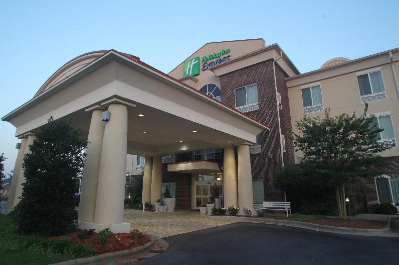 Holiday Inn Express Pembroke