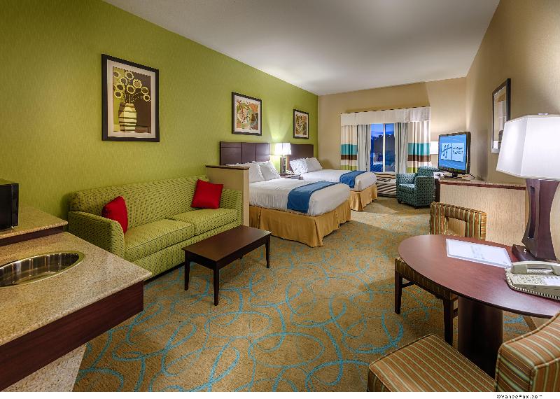 Holiday Inn Express Red Bluff-South Redding Area photo 3
