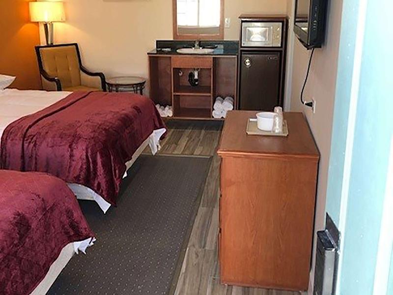 Howard Johnson By Wyndham Ridgecrest Ca image