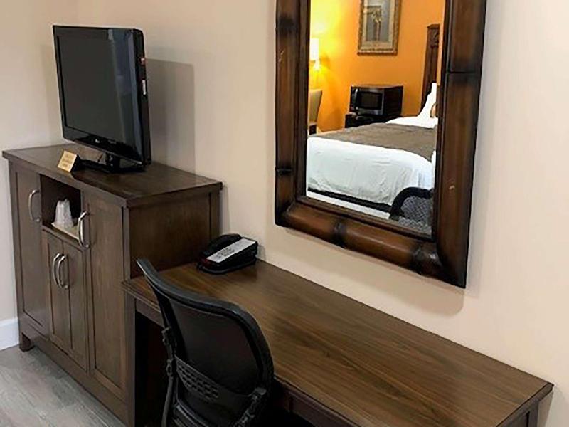 Howard Johnson By Wyndham Ridgecrest Ca image