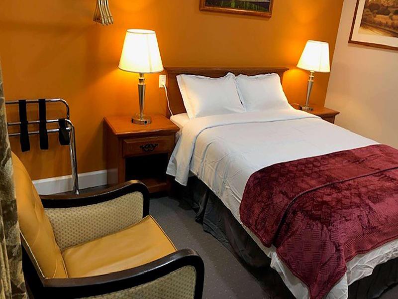 Howard Johnson By Wyndham Ridgecrest Ca image