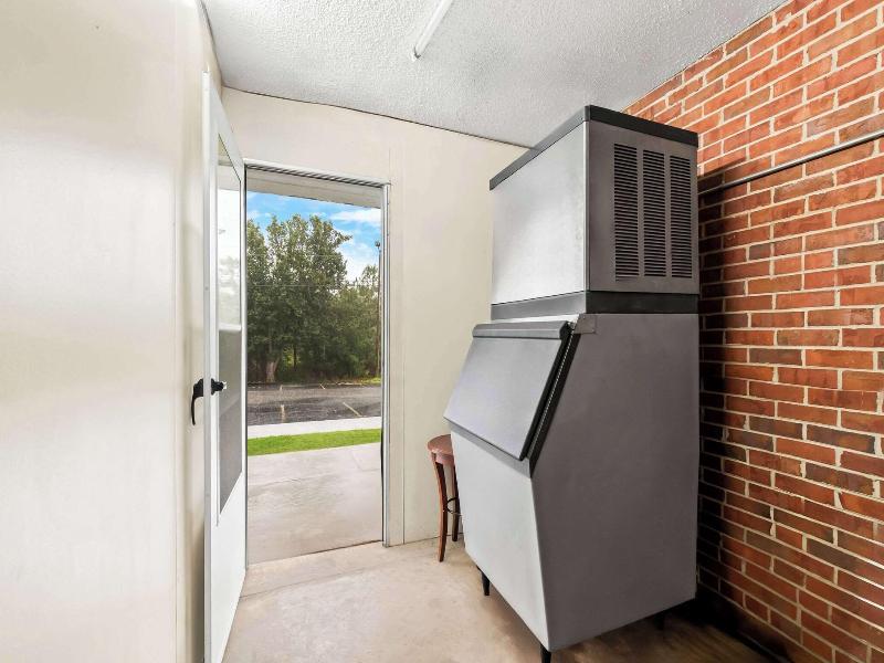 Americas Best Value Inn & Suites Dalton image