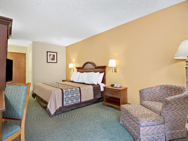 Days Inn By Wyndham Burlington East image