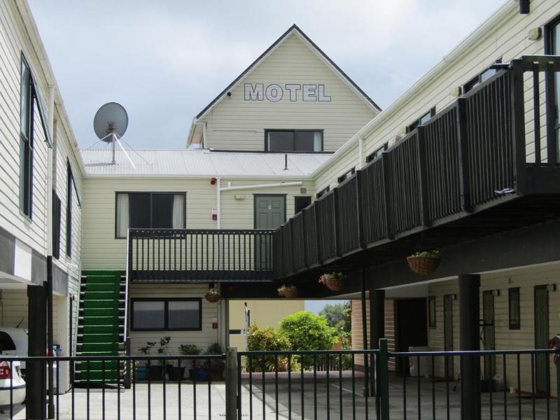 Pohutu Lodge Motel image