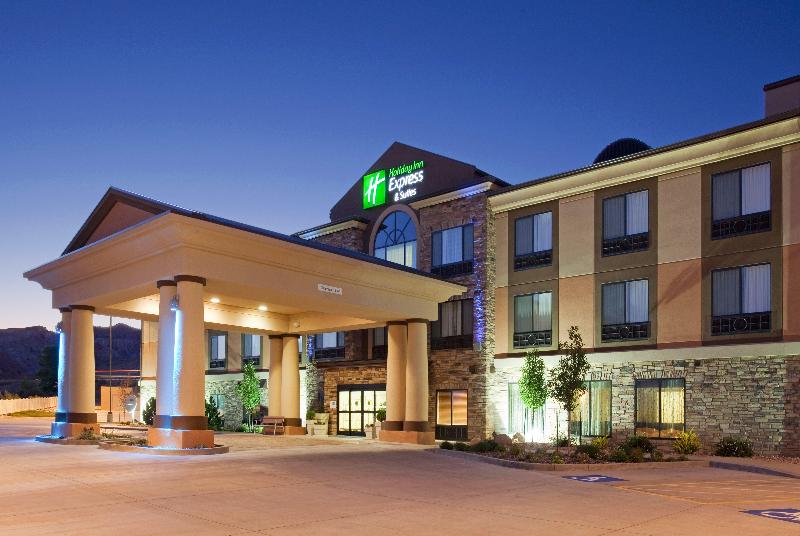 Holiday Inn Express Hotel & Suites Richfield image