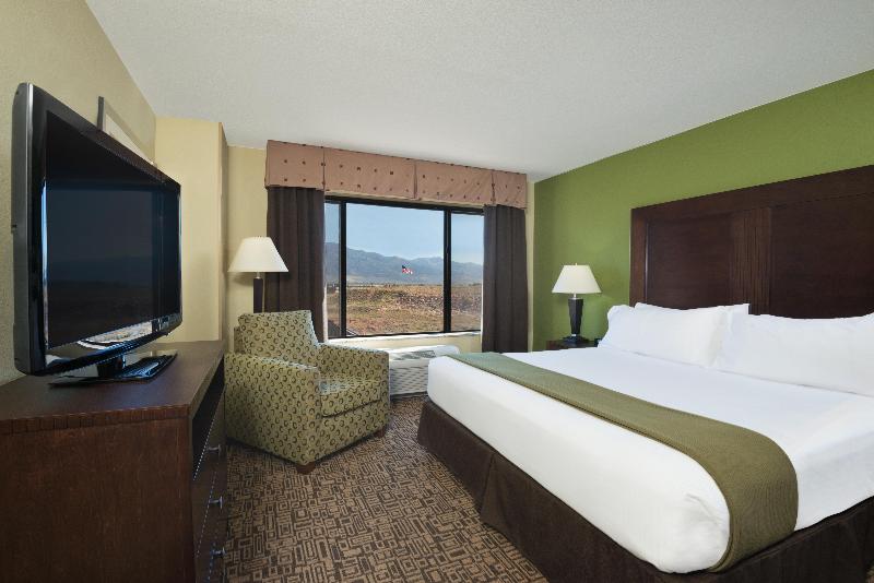 Holiday Inn Express Hotel & Suites Richfield image