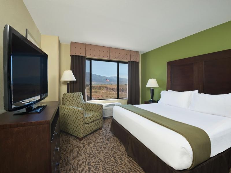 Holiday Inn Express Hotel & Suites Richfield image