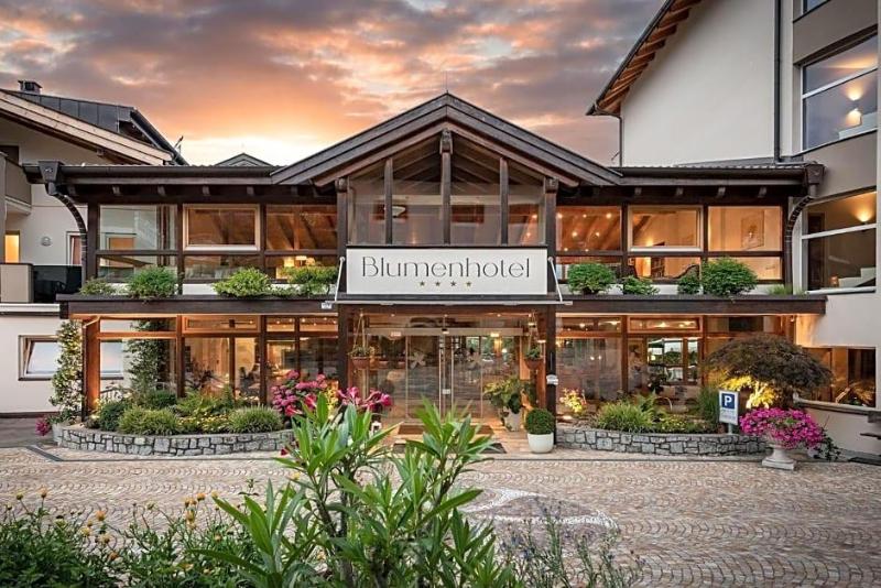 Blumenhotel image