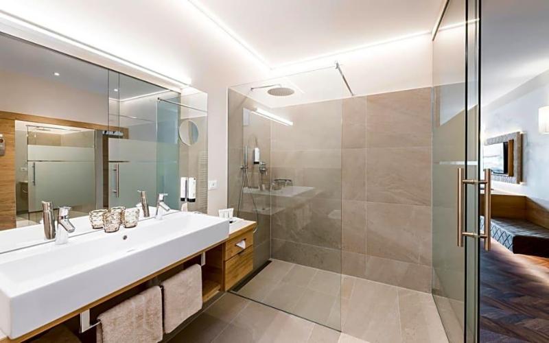 Blumenhotel image