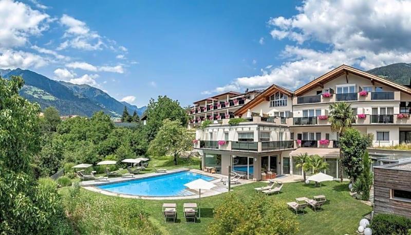 Blumenhotel image