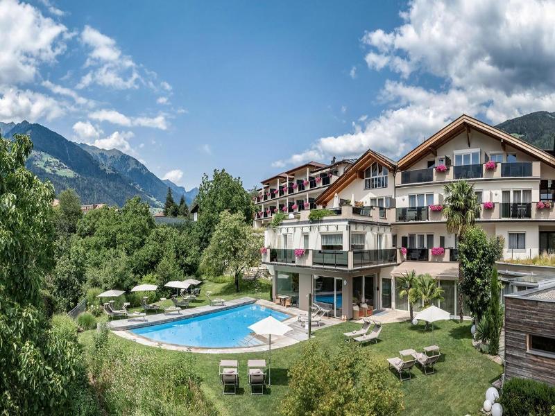 Blumenhotel image