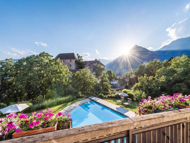 Blumenhotel image