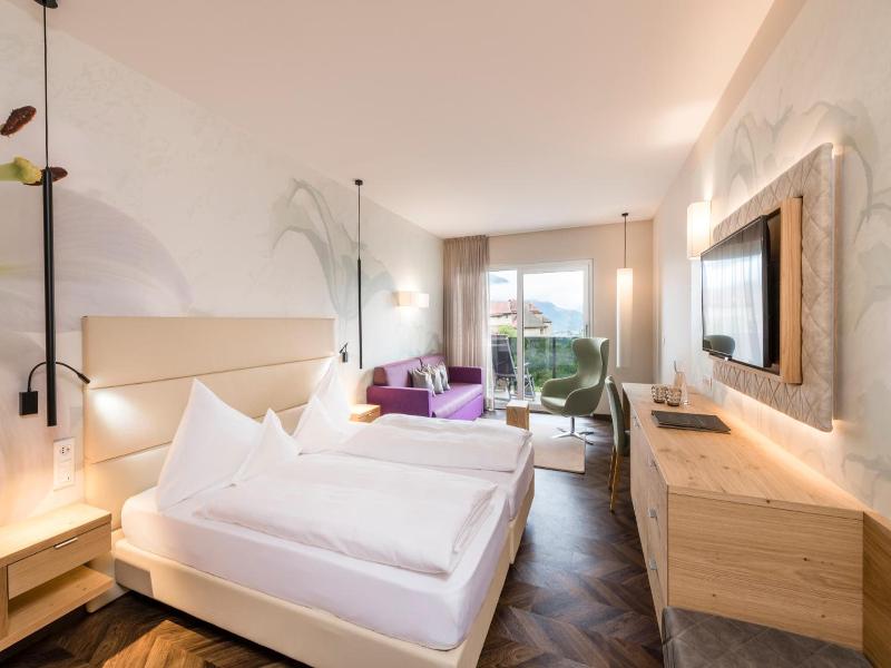 Blumenhotel image