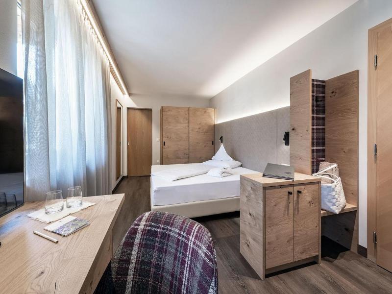 Blumenhotel image