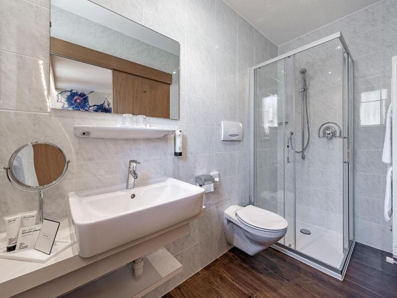Blumenhotel image