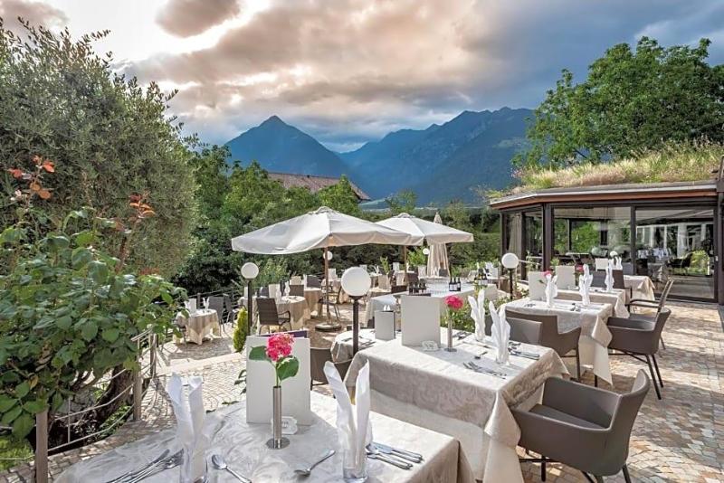 Blumenhotel image