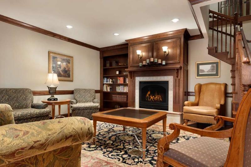 Country Inn & Suites By Radisson St. Cloud East Mn image