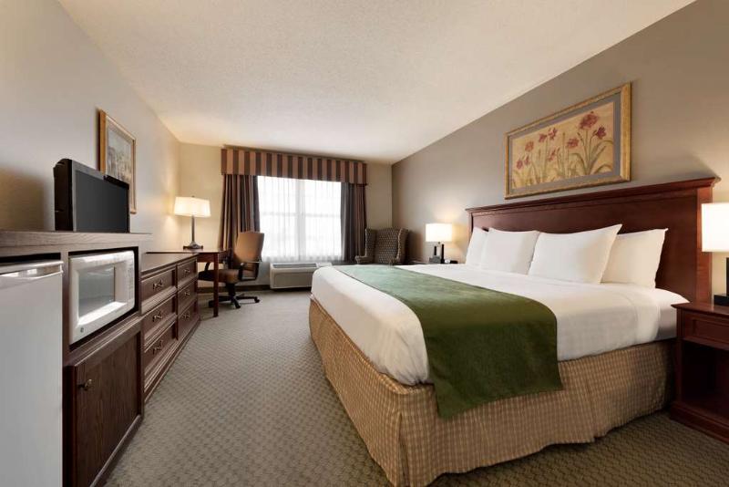 Country Inn & Suites By Radisson St. Cloud East Mn image