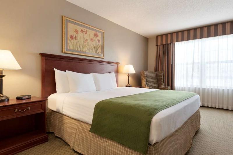Country Inn & Suites By Radisson St. Cloud East Mn image