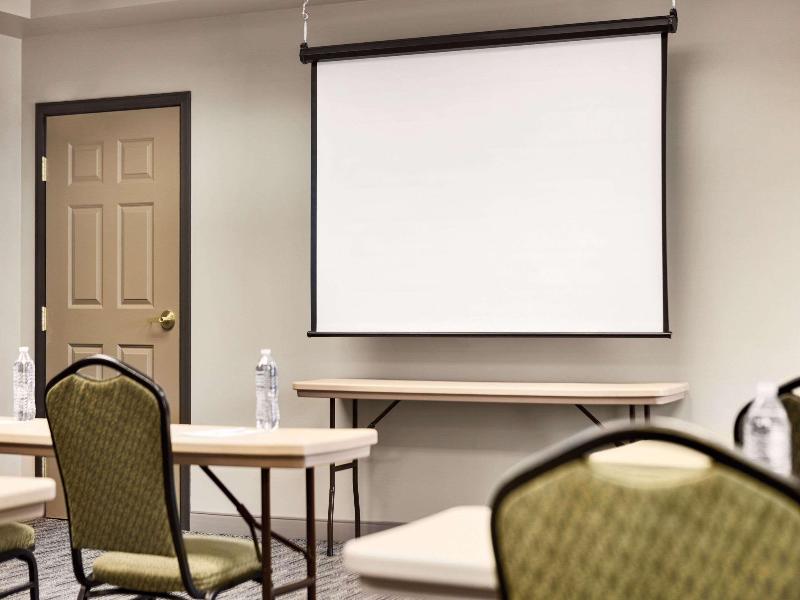 Country Inn & Suites By Radisson St. Cloud East Mn image