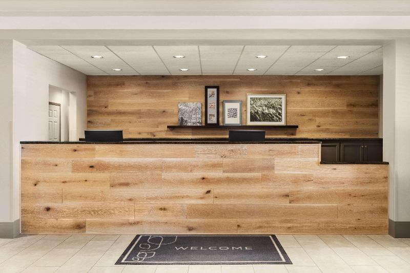 Country Inn & Suites By Radisson St. Cloud East Mn image
