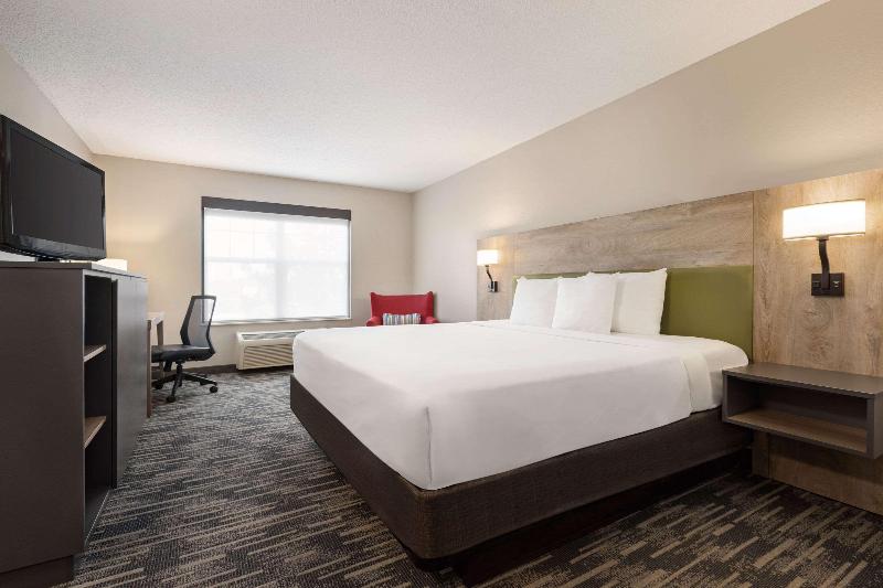 Country Inn & Suites By Radisson St. Cloud East Mn image